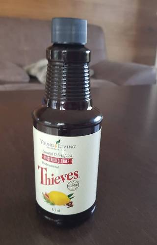 Young Living Thieves universalus valiklis koncentratas